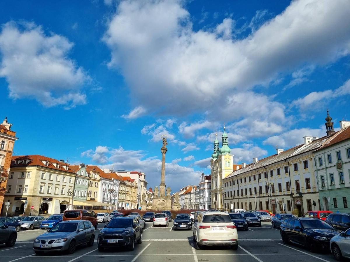 Stylovy Byt V Srdci Hradce Kralove Hradec Králové Esterno foto